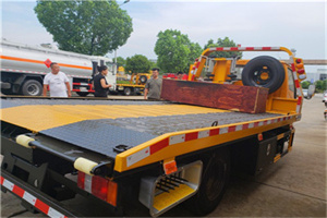 和平区附近拖车电话号码服务